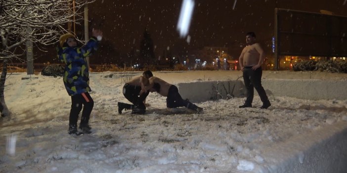 Kırıkkale’de 3 kişi kar üstünde yarı çıplak güreşti