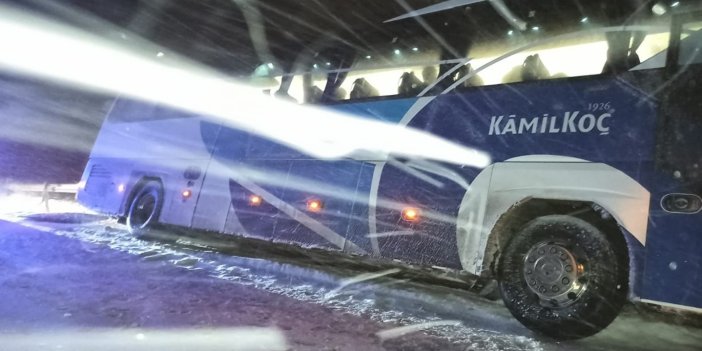 40 yolcu ölümden döndü. Yolcu otobüsü refüje girdi