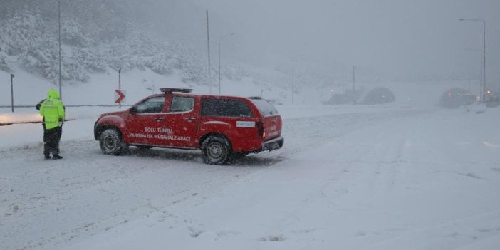 Yola çıkanlar dikkat. Bolu Dağı geçişi çift yönlü trafiğe kapatıldı