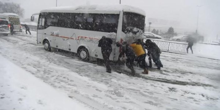 İstanbul'da kar üç ilçeyi fena vurdu