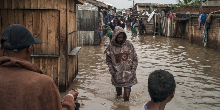 Afrika'yı vuran fırtınada en az 75 kişi öldü
