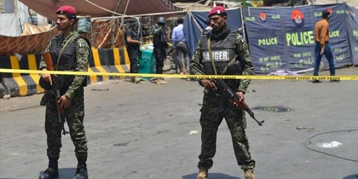 Pakistan'da çatışma: 10 asker öldü