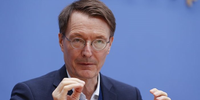 Sağlık Bakanı Lauterbach: Almanya’da Omicron kontrol altında