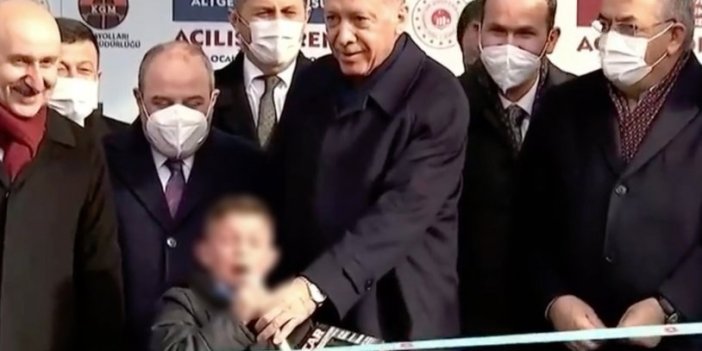 Erdoğan'ın elinden mikrofonu alan çocuk Kılıçdaroğlu'na 'hain' dedi