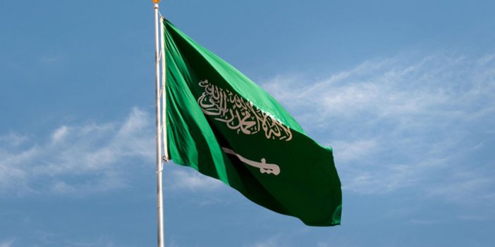 Suudi Arabistan bayrak ve milli marş değişikliğine gidiyor