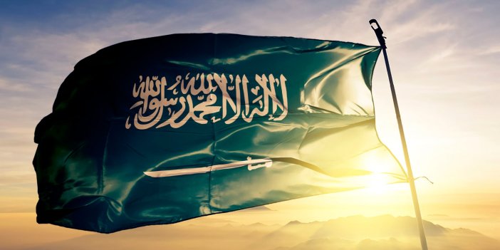 Suudi Arabistan bayrağı değişiyor: Kelime-i tevhid ve kılıç simgesi kaldırılacak