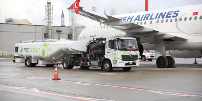 Türk Hava Yolları ilk uçuşunu Paris'e yaptı
