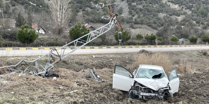 Tarlaya devrilen otomobildeki 4 kişi yaralandı