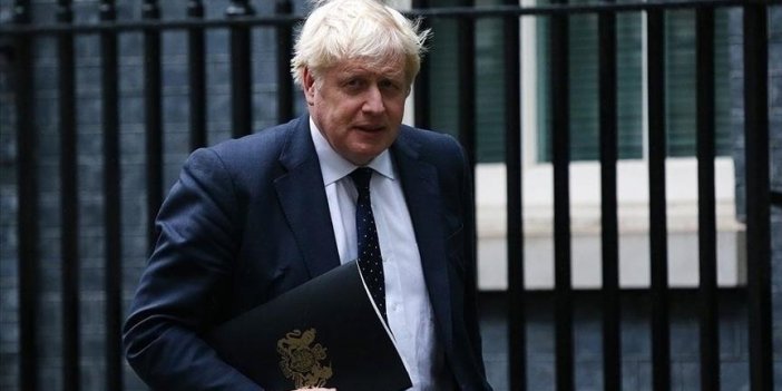 İngiltere Başbakanı Johnson'ın 4 kıdemli yardımcısı art arda istifa etti