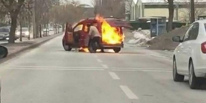 Konya'da bir vatandaş aracını ateşe vererek yaktı