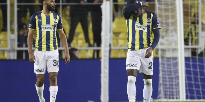 Taraftarı protesto etti ama: Bakan Koca yenilen Fenerbahçe'ye teşekkür etti!