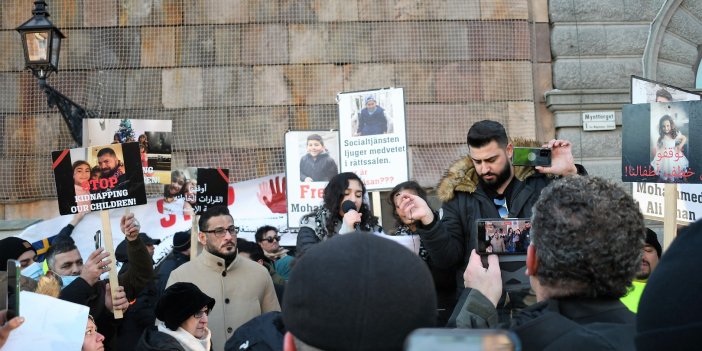 İsveç’te Müslüman ailelerden protesto