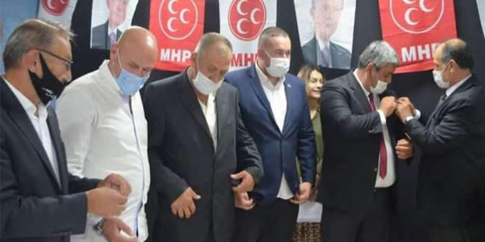 Türk siyasi tarihine geçecek olay! MHP rozeti törenle takılmıştı, gerçeği e-Devlet'ten öğrendi