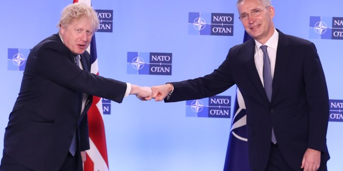 Stoltenberg ve Johnson NATO Karargahı'nda görüştü