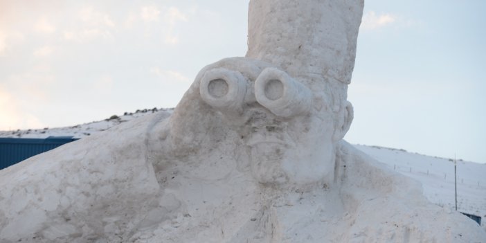 150 ton kardan Atatürk heykeli