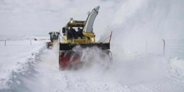 Yoğun kar nedeniyle 413 yol ulaşıma kapandı