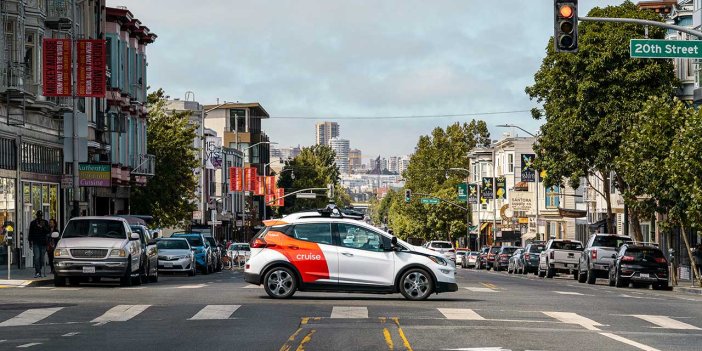 Google sürücüsüz otomobil projesi Waymo ve Cruise rekor kırdı!