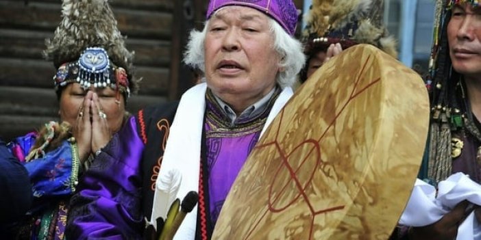 En büyük Şaman Monguş Kenin-Lopsan vefat etti. Türk dünyasının başı sağ olsun