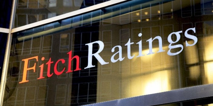 Fitch, Türkiye'nin kredi notunu düşürdü