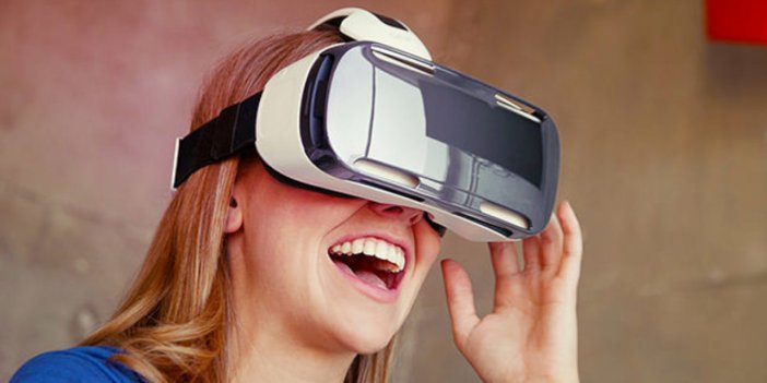 Metaverse VR başlık kullanan kişiler evlerindeki eşyaları kazalara karşı sigortalatıyor