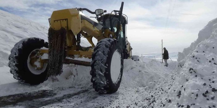 Sivas'ta kar ve tipi: 14 köye ulaşım sağlanamıyor