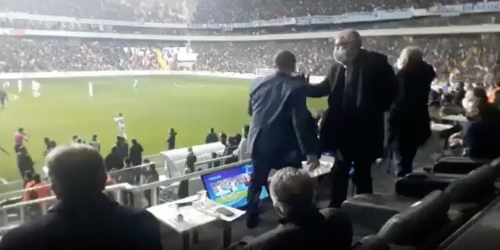 Adanalı olmayan Adana Demirspor Başkanı Murat Sancak'ın çılgına döndüğü anlar. Beşiktaş maçında protokol tribününde olay görüntüler ortaya çıktı