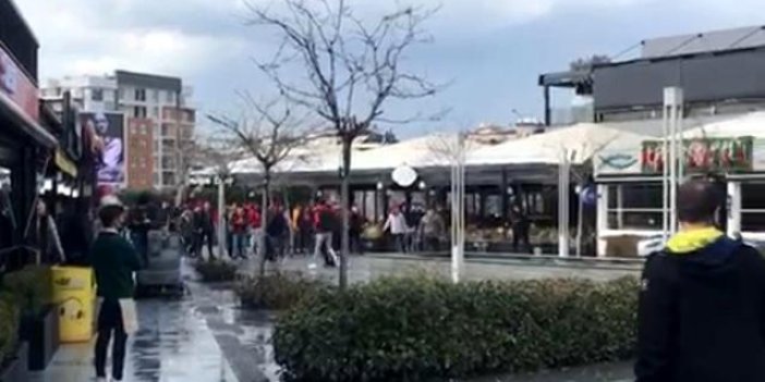 Bursa'da Fenerbahçe ile Galatasaraylılar birbirlerine girdi! Derbi öncesi ortalık karıştı