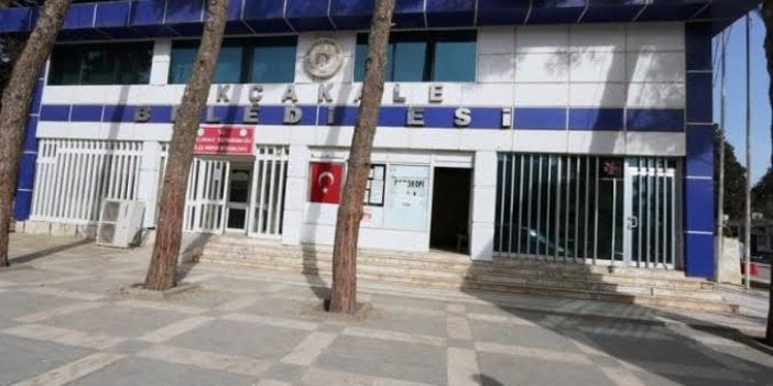 AKP'li Başkan belediye binasını komple sattı! Hem de ev fiyatına