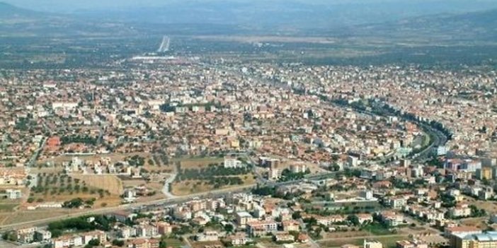 Manisa Salihli'de 12400 m2 badem bahçesi icradan satılıktır