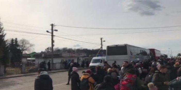 Polonya sınırındaki Türk vatandaşlarının bekleyişi sürüyor