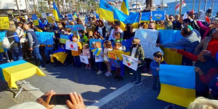 Ukraynalılardan Muğla'da eylem ‘Putin Ukrayna’ya dokunma’