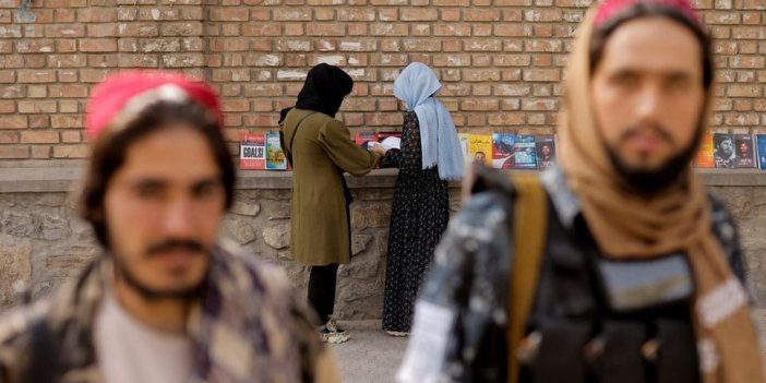 Afganistan'da devlet üniversiteleri eğitime başladı, kızlar üniversiteye gidebilecek mi