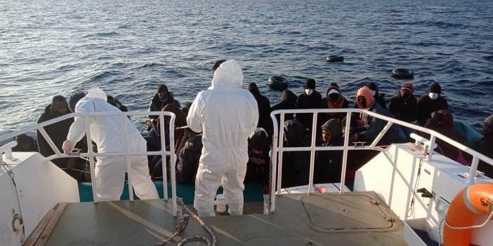 Yunanistan'ın ölüme ittiği 35 kaçak göçmen kurtarıldı