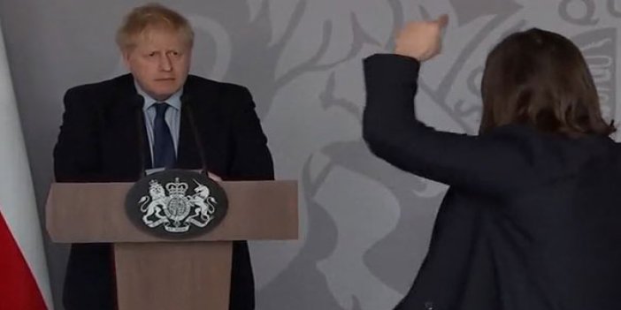 Ukraynalı gazeteci İngiltere Başbakanı Boris Johnson'ı öyle bir fırçaladı ki! Dünya bu görüntüleri konuşuyor