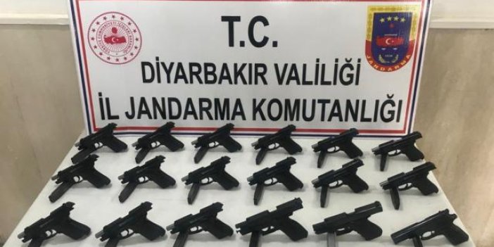 Diyarbakır'da 18 ruhsatsız tabanca ele geçirildi