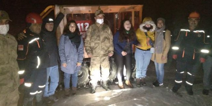 Nemrut Dağı'nda mahsur kalan turistler kurtarıldı