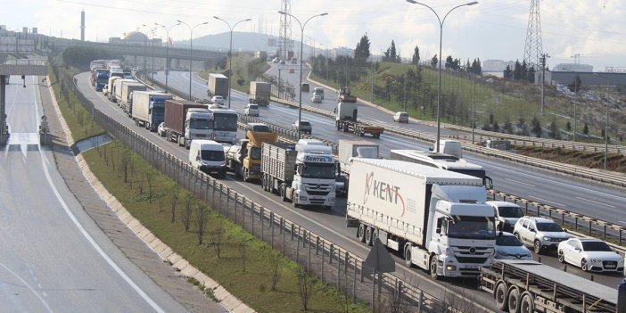 İstanbul Valiliği’nden yeni TIR ve kamyon kararı! 8 kilometrelik kuyruk oluşmuştu