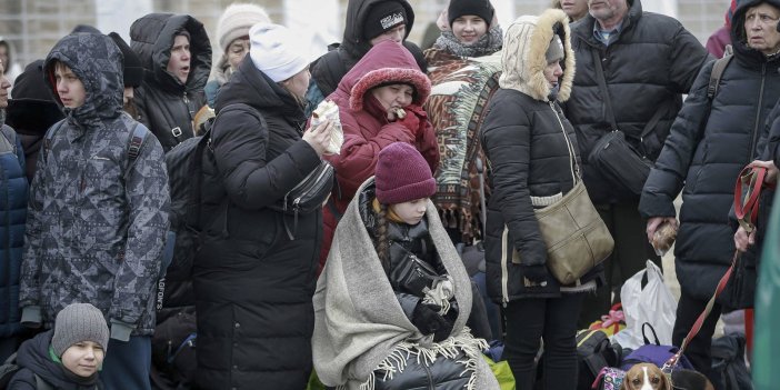 Mariupol’de insanlar 'yemek için birbirlerine saldırmaya başladığı' iddiası