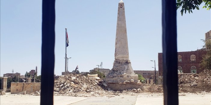 Yemen'deki Türk Şehitlik Anıtı'na Husilerden çirkin saldırı
