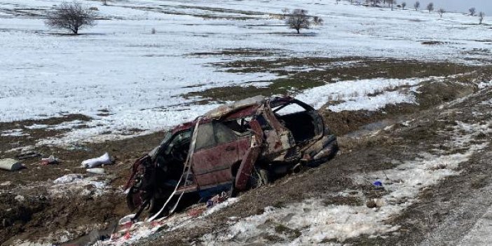 Afyon'da feci kaza! Sürücü öldü, eşi yaralı