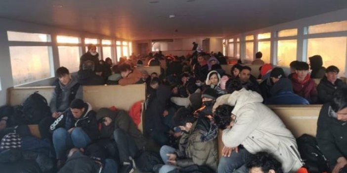 İzmir açıklarında 278 düzensiz göçmen yakalandı