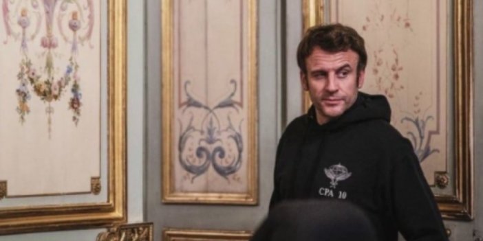 Macron’u kıyafetindeki arma ele verdi. Zelenskiy mi olmaya çalışıyor