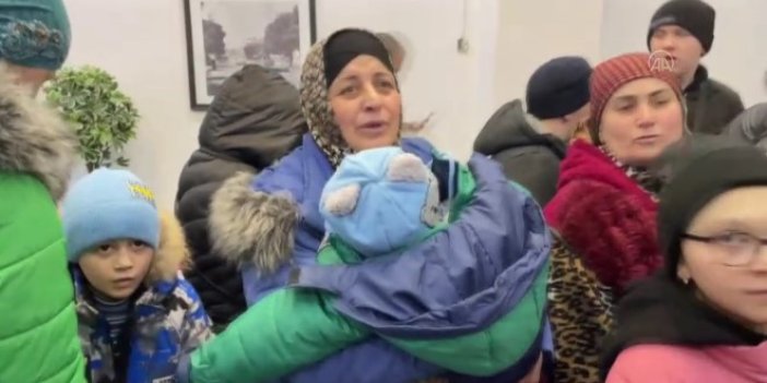 Ukrayna'dan gelen Ahıska Türkleri savaşta bıraktıkları çocukları için gözyaşı döktü
