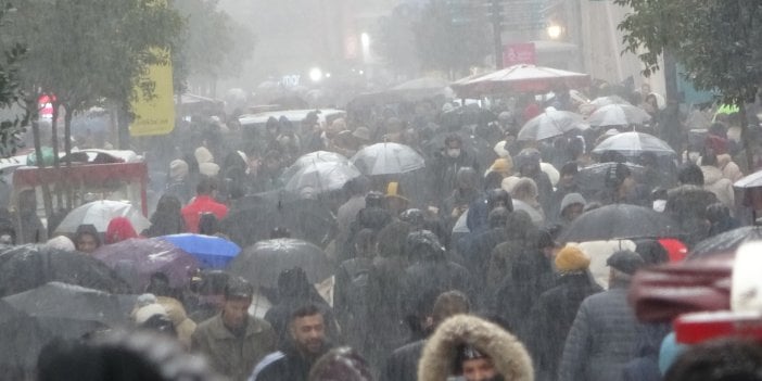 İstiklal Caddesi karlar altında