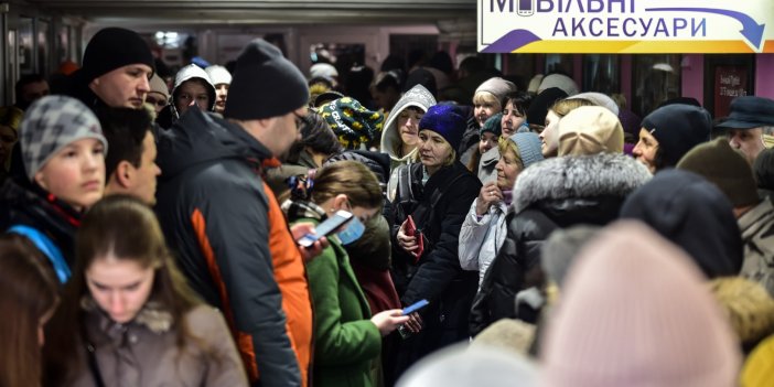 Lviv’de halk çalan sirenler sonrası alt geçide sığındı