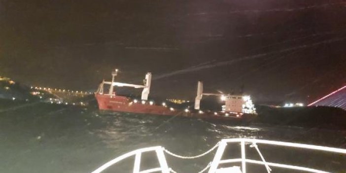 İstanbul Boğazı'nda makina arızası yapan gemi kurtarıldı