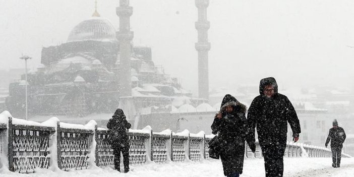 İstanbul'a bahar gelmeyecek Nisan ayında da yağacak