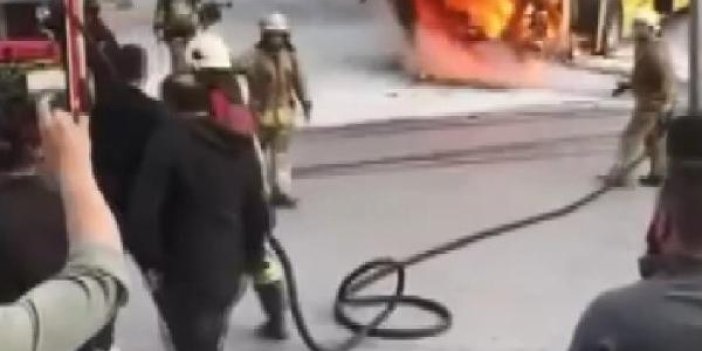 İstanbul'da korku dolu anlar. İETT otobüsü seyir halinde alev alev yandı
