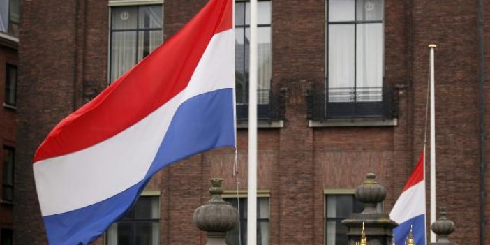 Hollanda 17 Rus diplomatı sınır dışı etti