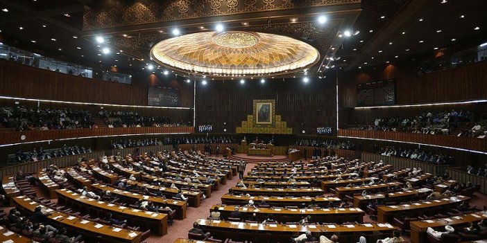 Pakistan'da meclis üstünlüğü muhalefete geçti